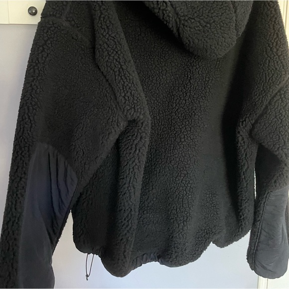 TnAction Sherpa Jacket - Picture 5 of 6